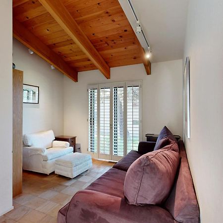 Whale Tales Villa กัวลาลา ภายนอก รูปภาพ
